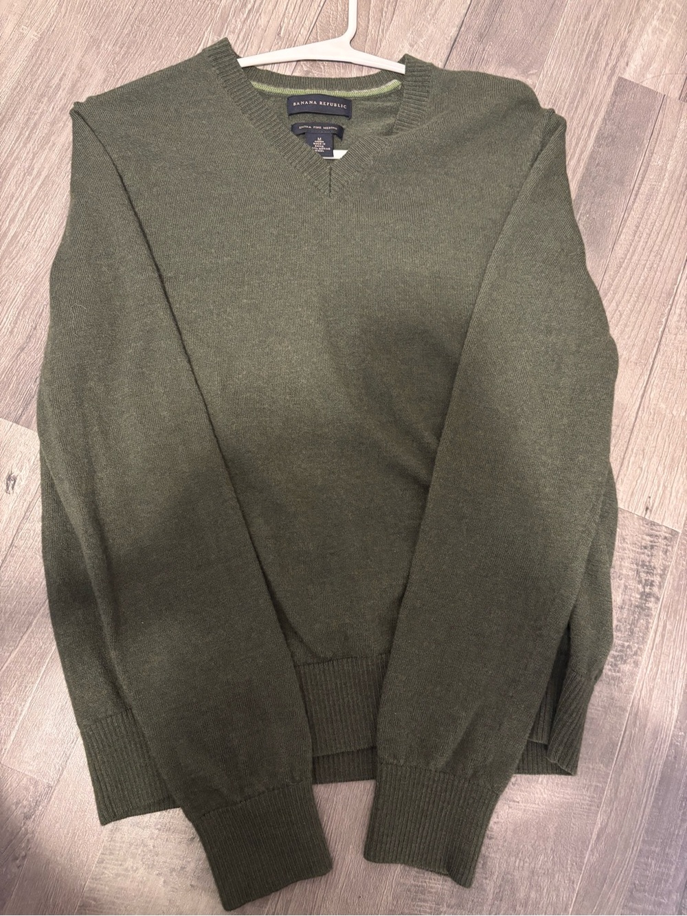 Banana Republic Men's Olive V-Neck Sweater